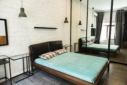 Kirayə verilir 2 otaqlı mənzil 90 m²