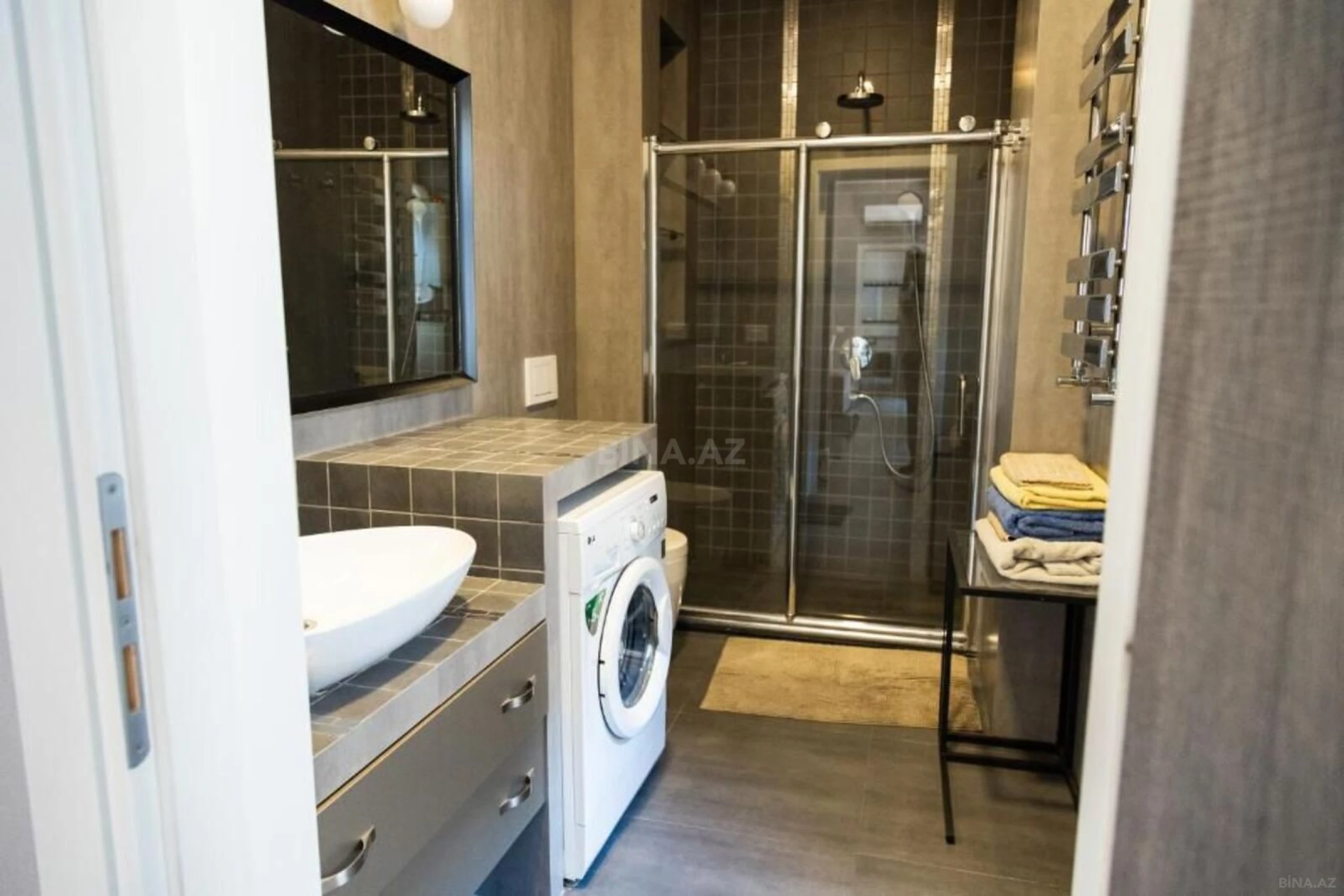 Kirayə verilir 2 otaqlı mənzil 90 m²