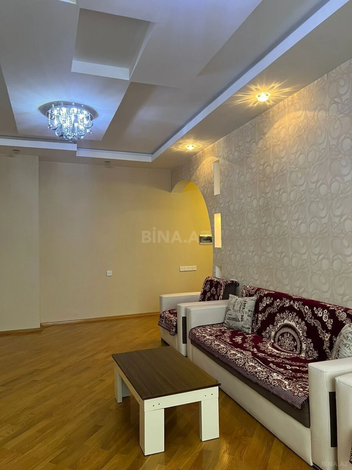 Kirayə verilir 2 otaqlı mənzil 85 m²