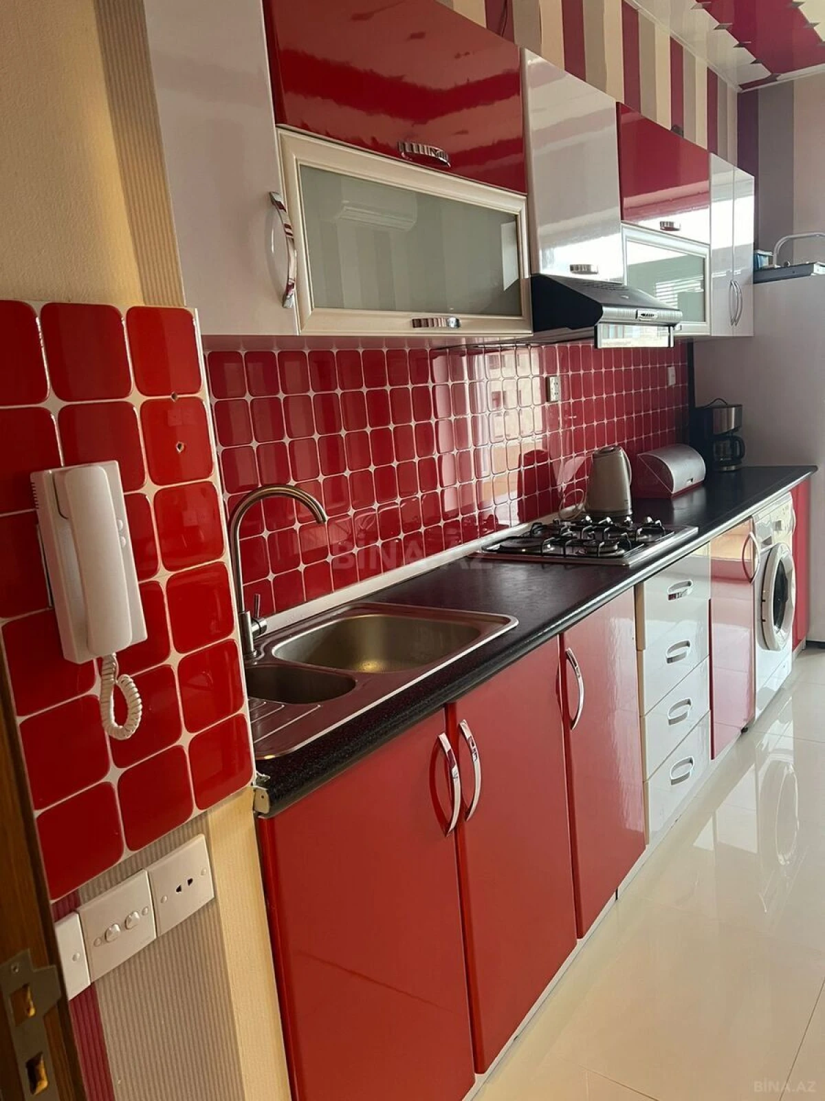 Kirayə verilir 2 otaqlı mənzil 85 m²