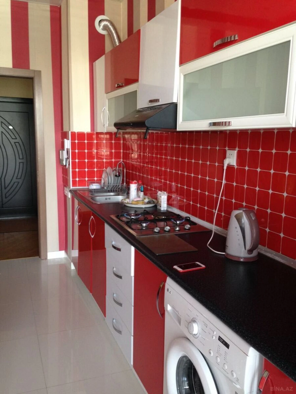 Kirayə verilir 2 otaqlı mənzil 85 m²