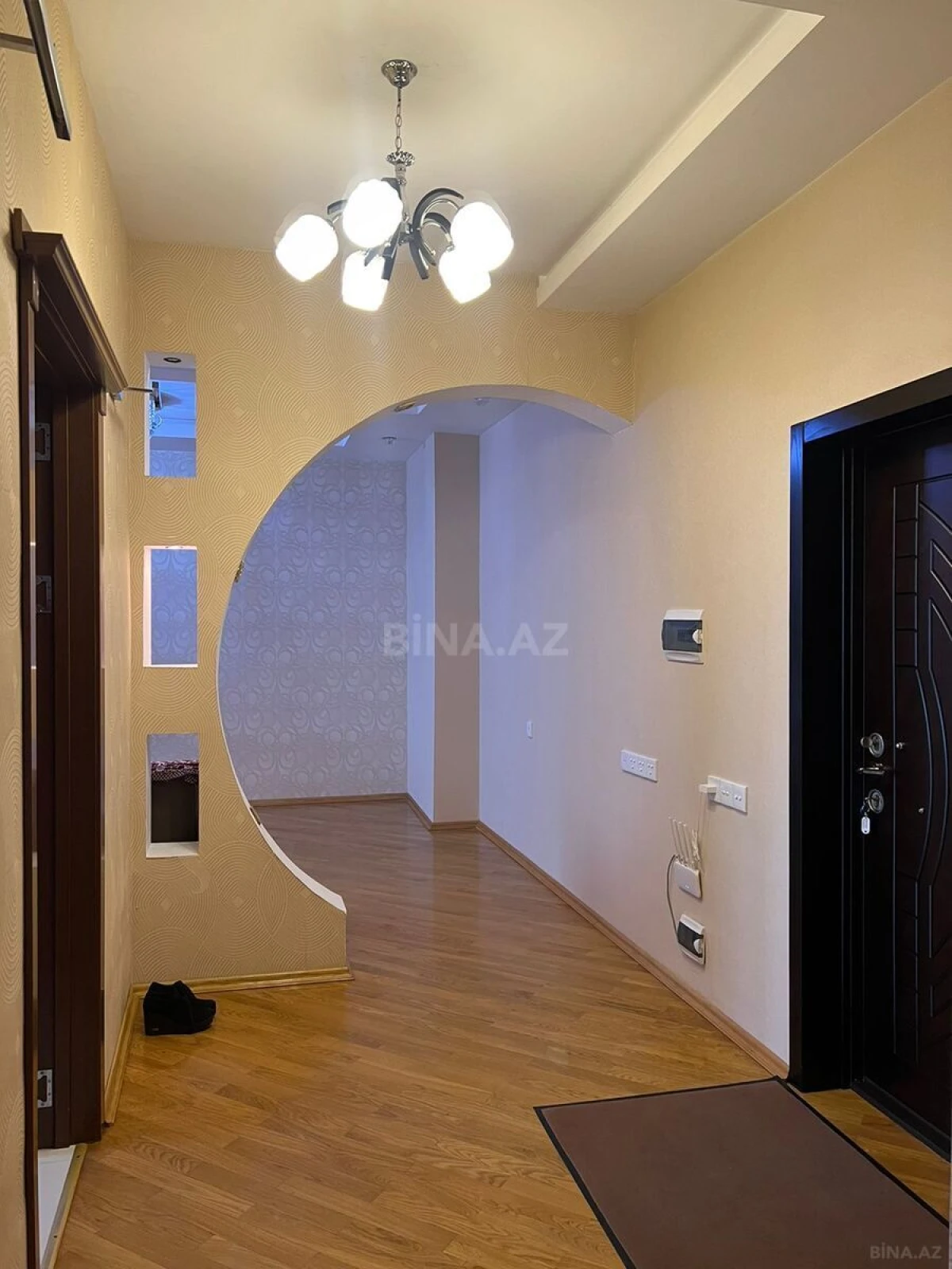 Kirayə verilir 2 otaqlı mənzil 85 m²