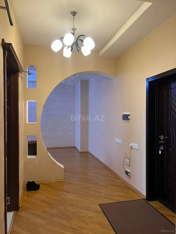Kirayə verilir 2 otaqlı mənzil 85 m²