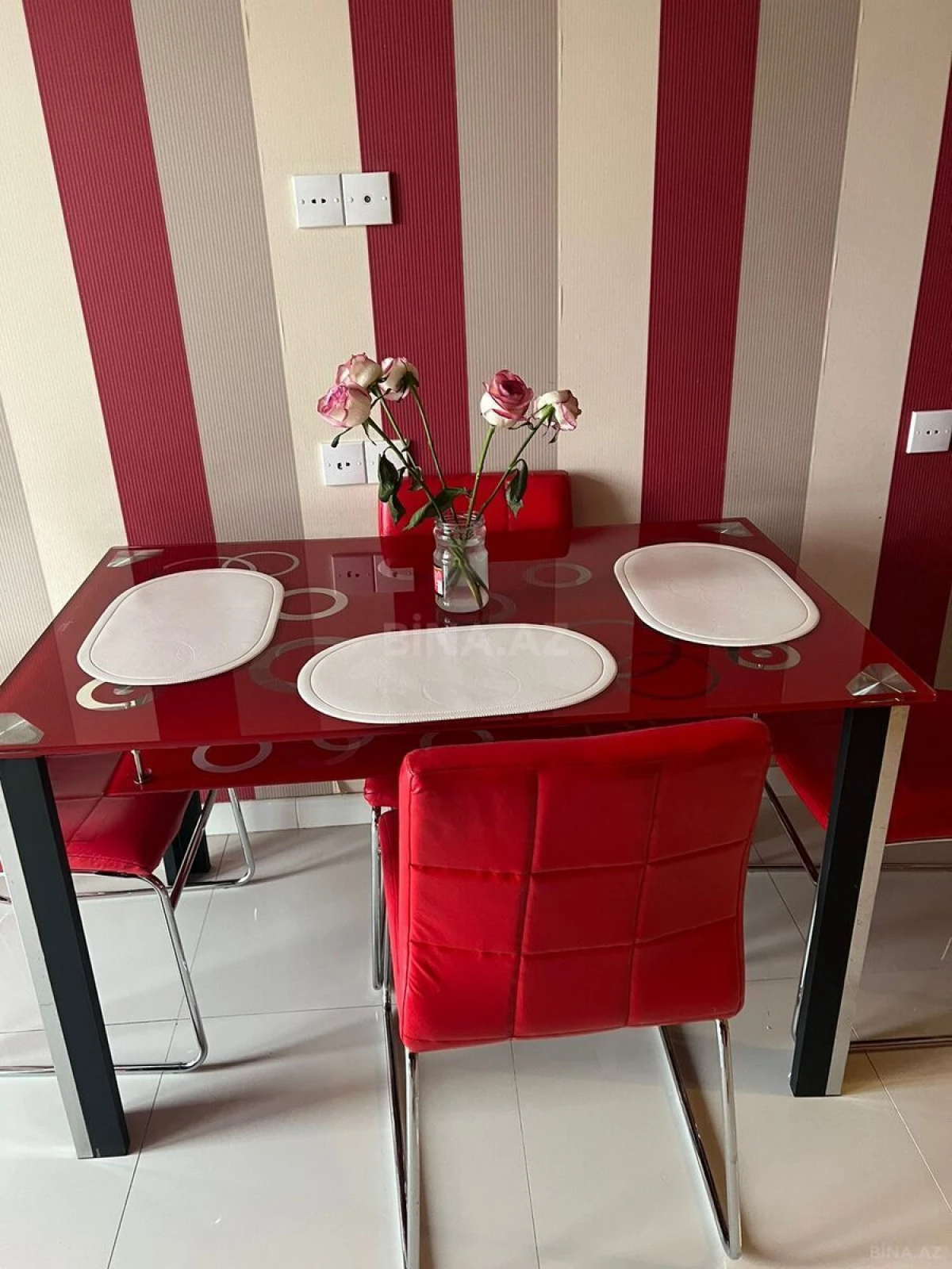 Kirayə verilir 2 otaqlı mənzil 85 m²