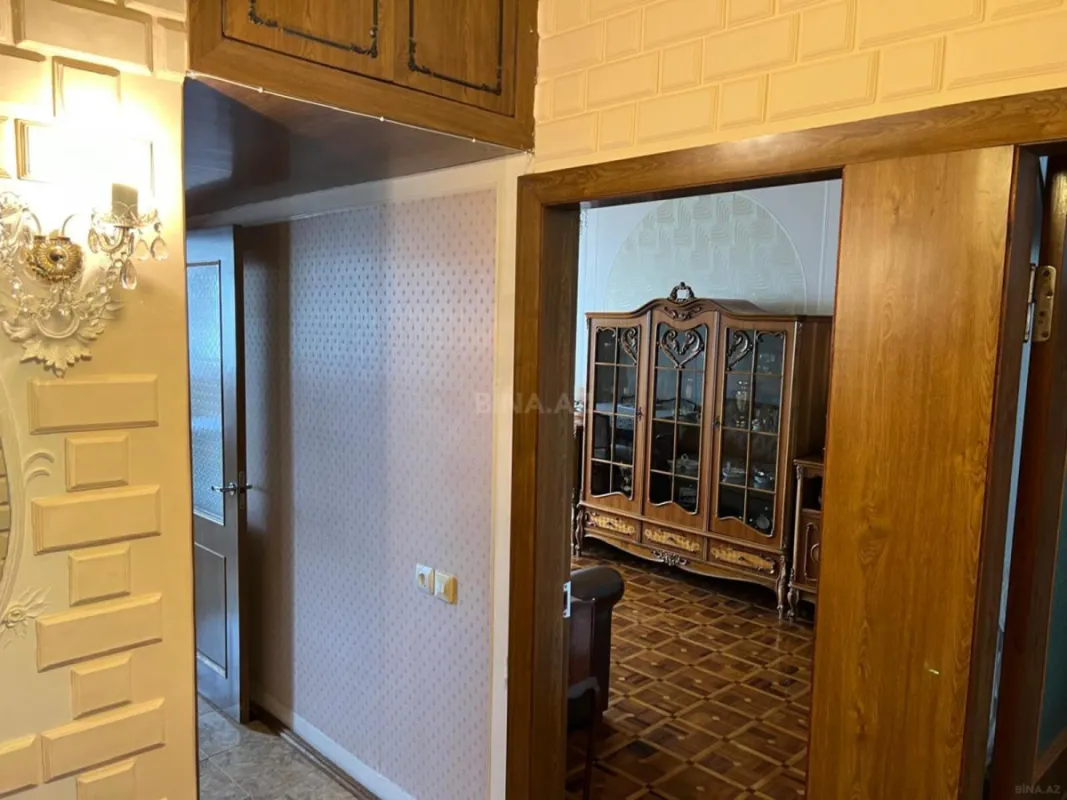 Satılır 4 otaqlı mənzil 100 m²