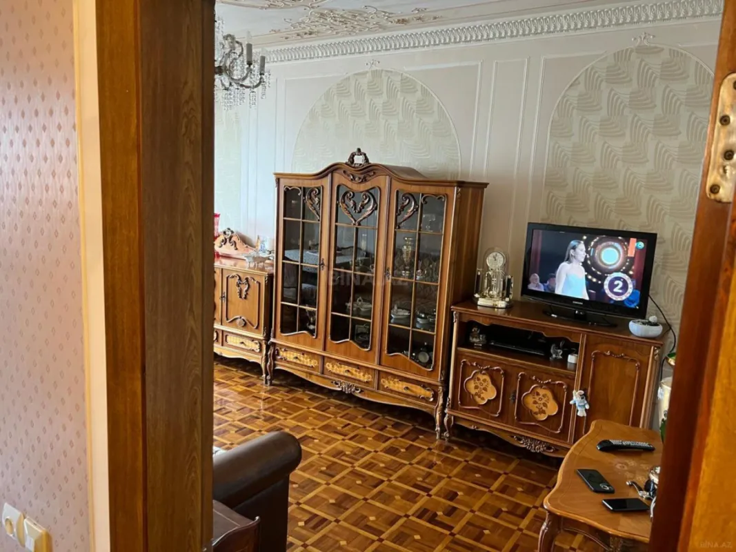 Satılır 4 otaqlı mənzil 100 m²