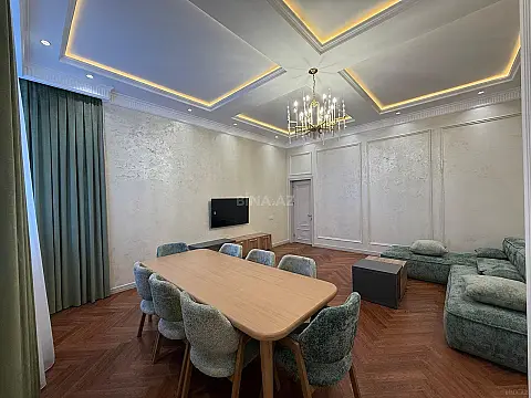 Satılır 3 otaqlı mənzil 138 m²
