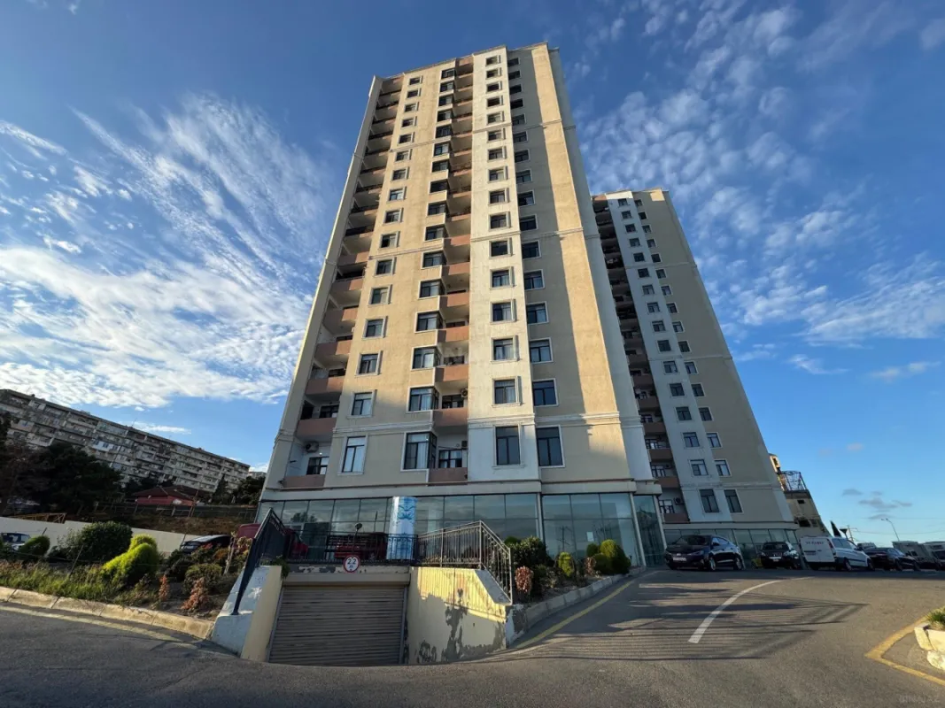 Satılır 3 otaqlı mənzil 138 m²