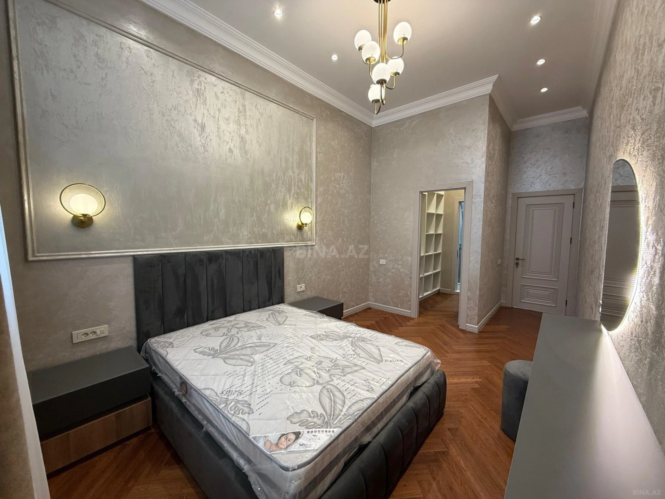 Satılır 3 otaqlı mənzil 138 m²