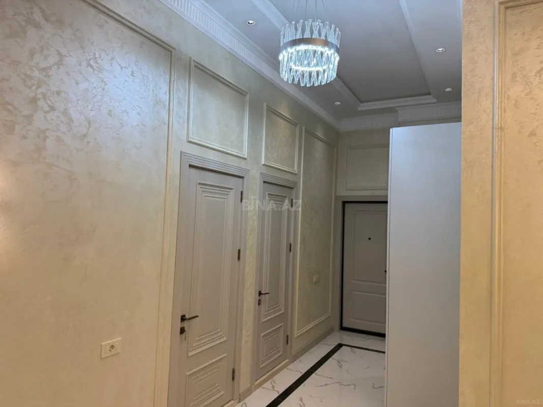 Satılır 3 otaqlı mənzil 138 m²