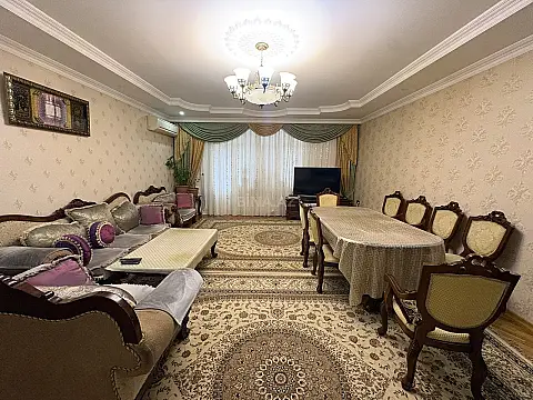 Satılır 4 otaqlı mənzil 174 m²