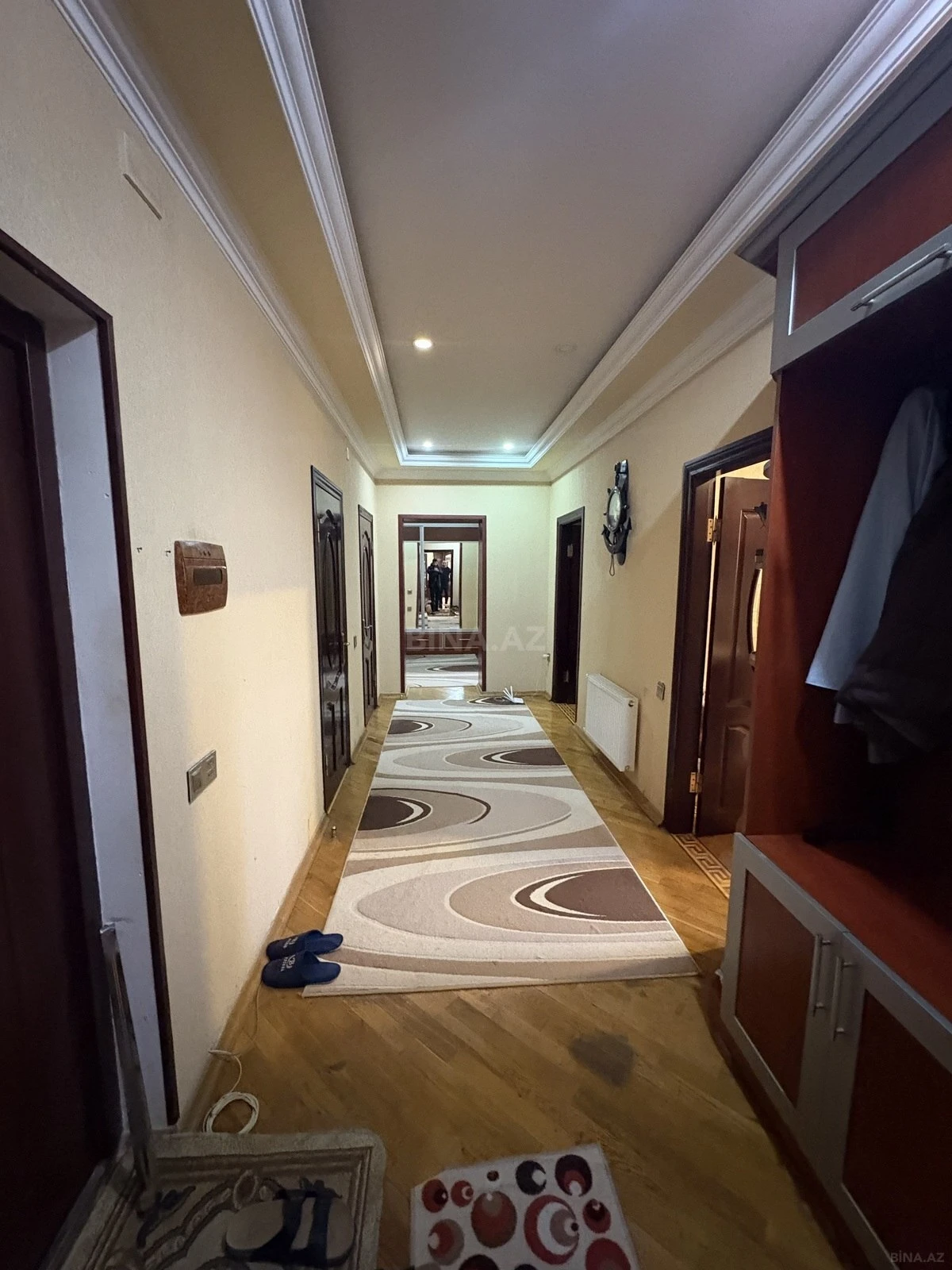Satılır 4 otaqlı mənzil 174 m²