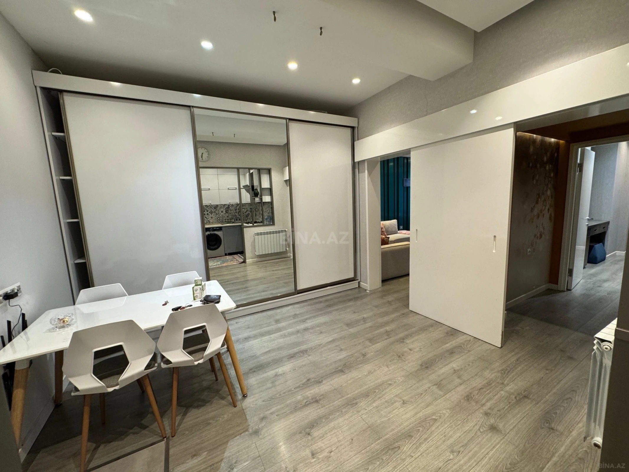 Satılır 3 otaqlı mənzil 96 m²