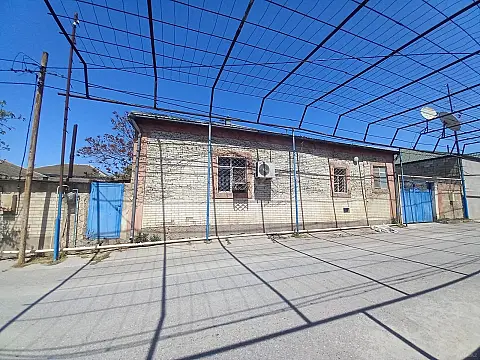 Satılır 5 otaqlı həyət evi 300 m²