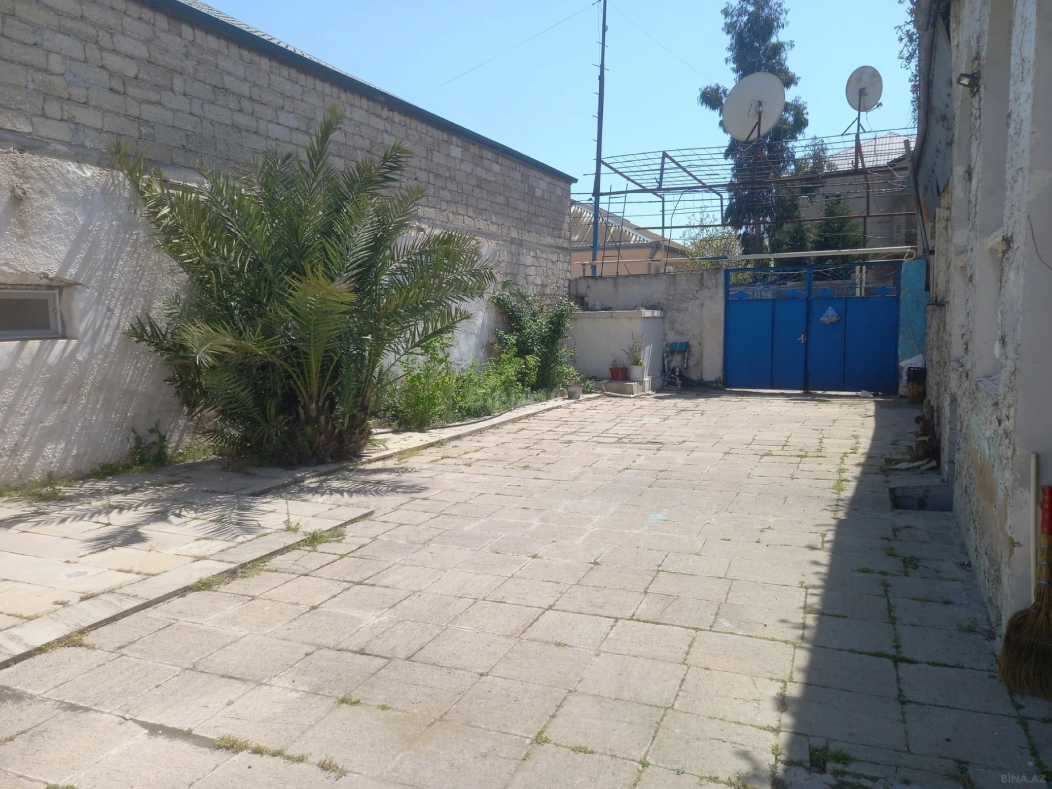 Satılır 5 otaqlı həyət evi 300 m²