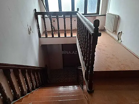 Satılır 7 otaqlı həyət evi 265 m²