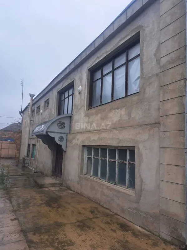 Satılır 7 otaqlı həyət evi 265 m²