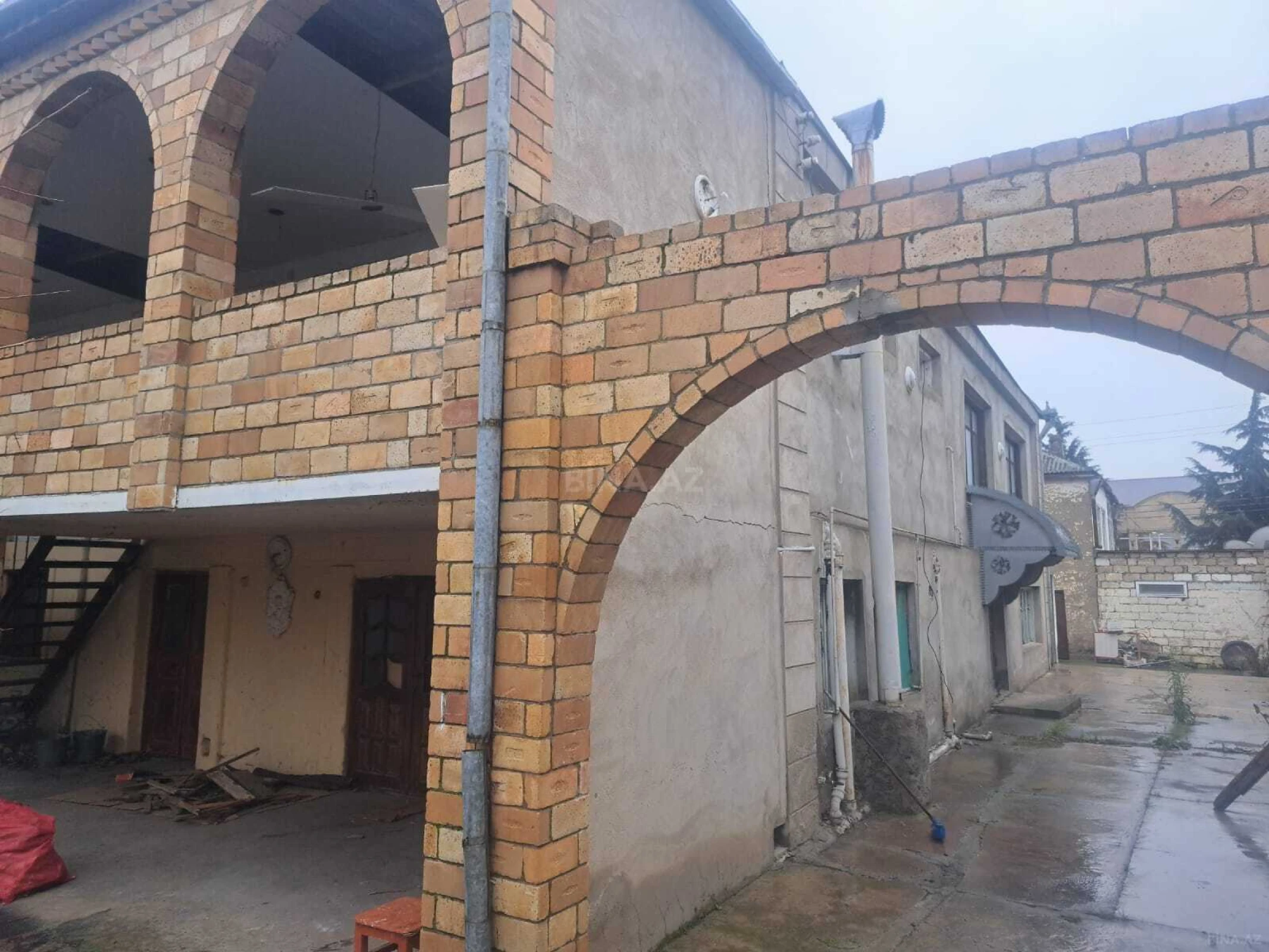 Satılır 7 otaqlı həyət evi 265 m²