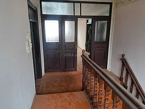 Satılır 7 otaqlı həyət evi 265 m²