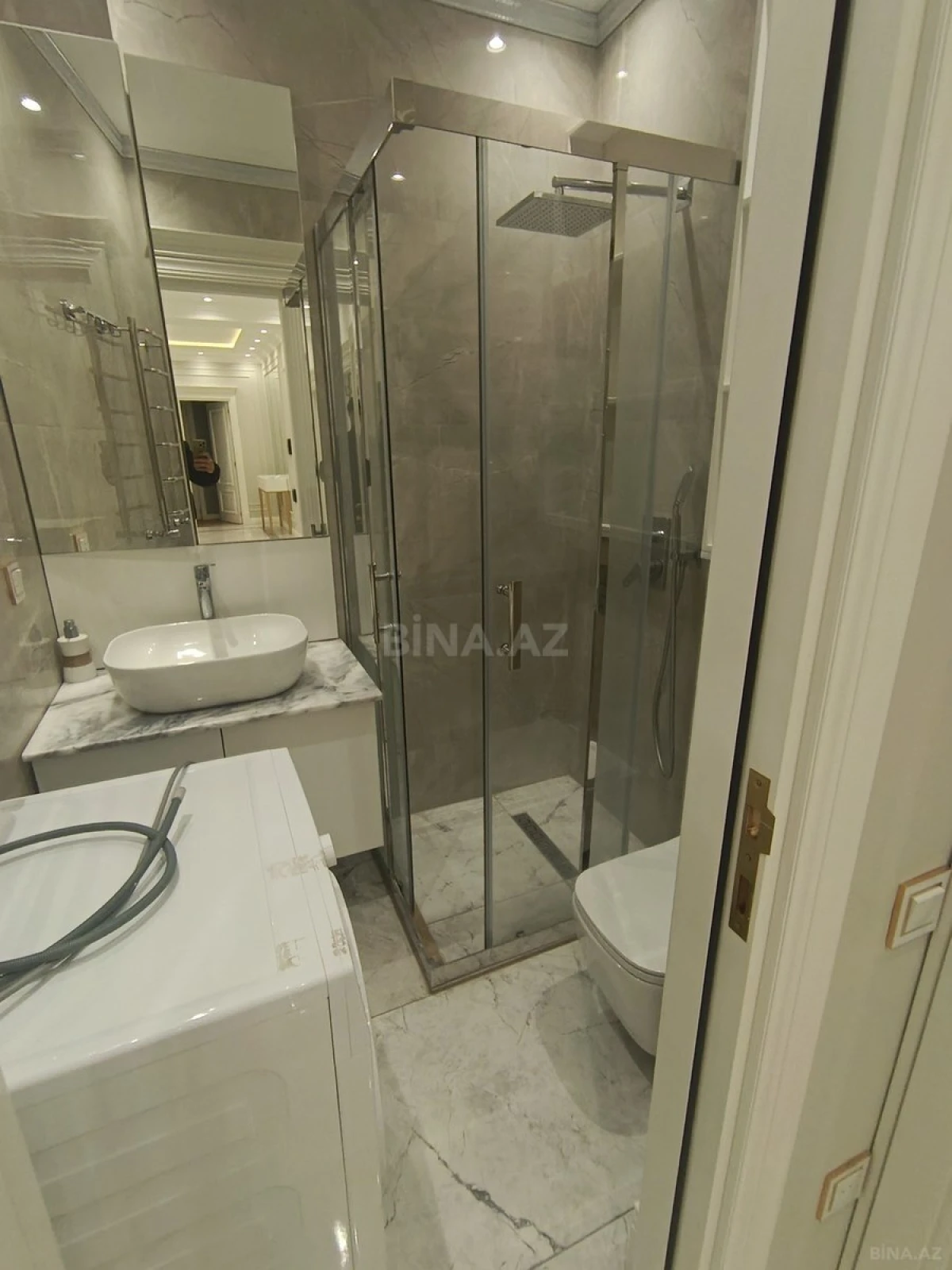 Kirayə verilir 3 otaqlı mənzil 140 m²