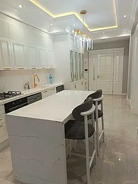 Kirayə verilir 3 otaqlı mənzil 140 m²
