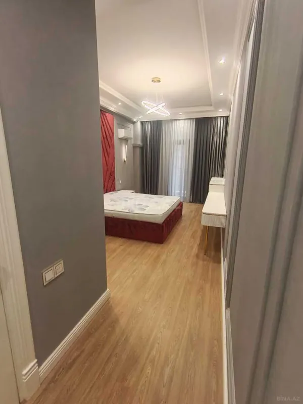 Kirayə verilir 3 otaqlı mənzil 140 m²