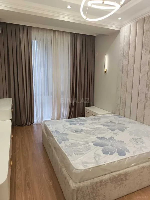 Kirayə verilir 3 otaqlı mənzil 140 m²