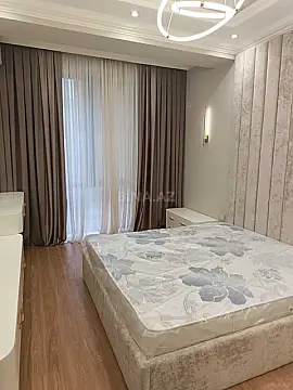 Kirayə verilir 3 otaqlı mənzil 140 m²