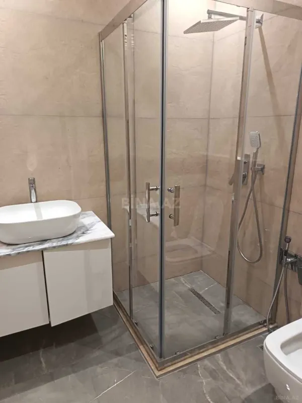 Kirayə verilir 3 otaqlı mənzil 140 m²