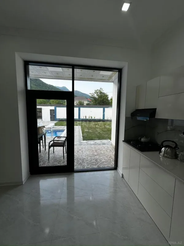 Kirayə verilir 6 otaqlı həyət evi 190 m²