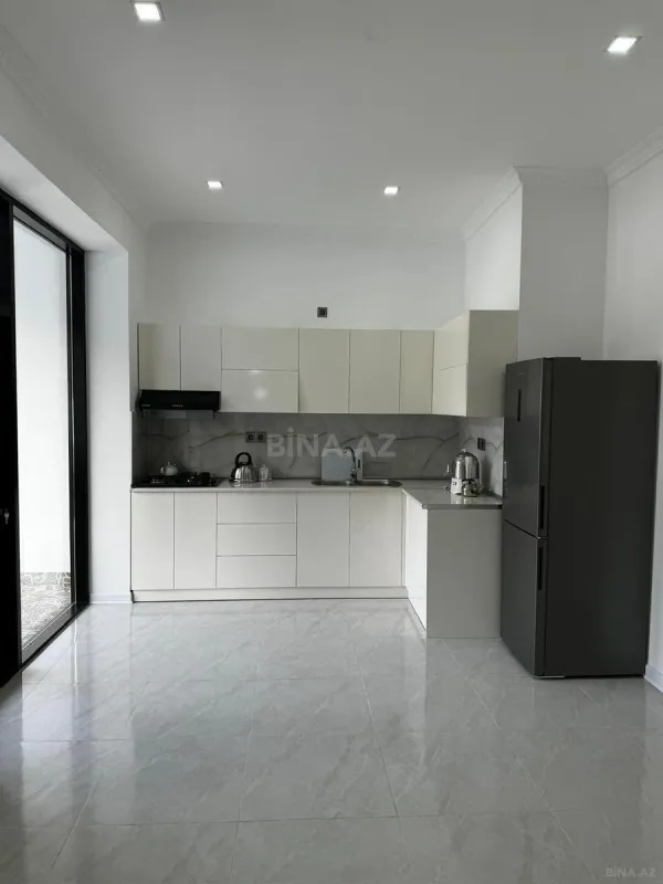 Kirayə verilir 6 otaqlı həyət evi 190 m²