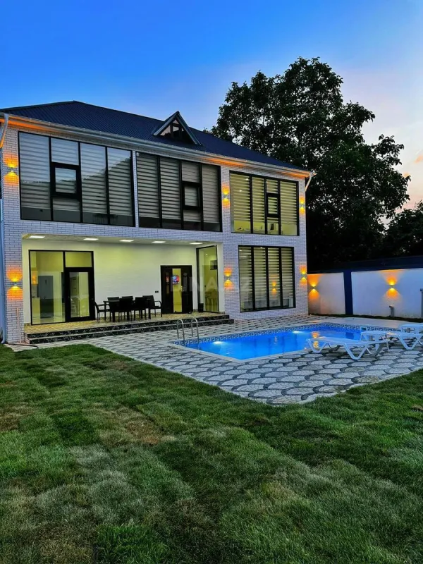 Kirayə verilir 6 otaqlı həyət evi 190 m²