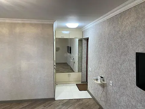 Kirayə verilir 2 otaqlı mənzil 96 m²