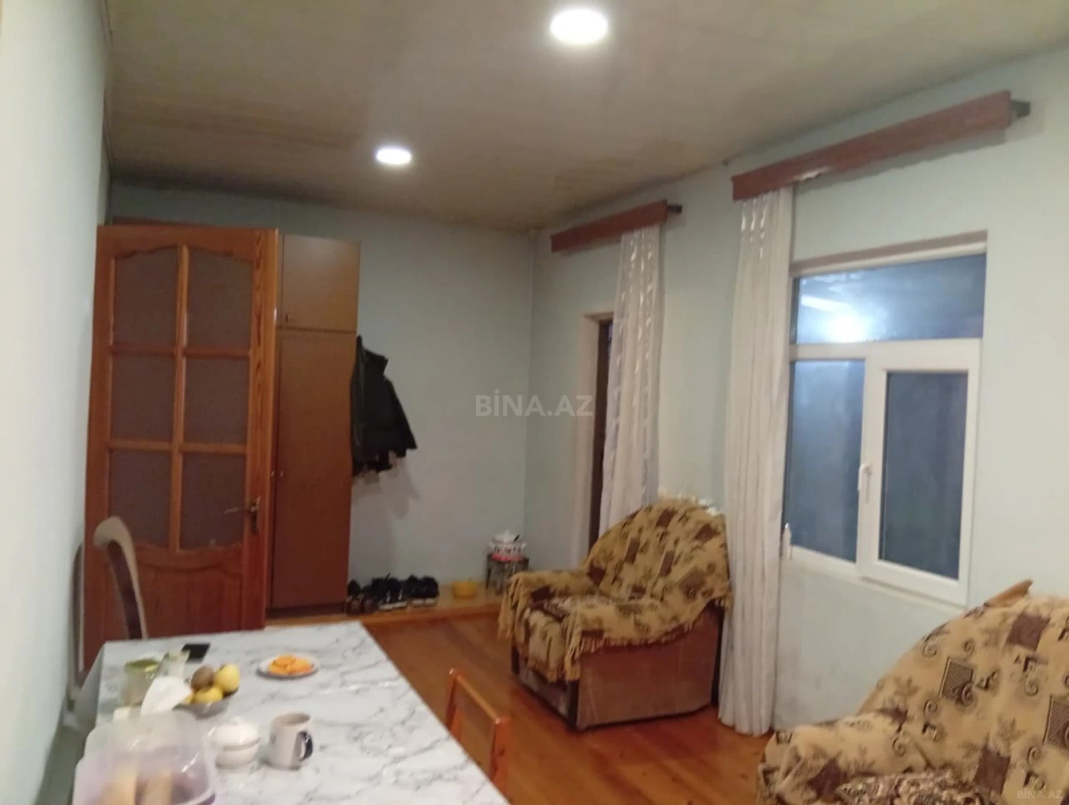 Satılır 5 otaqlı həyət evi 200 m²