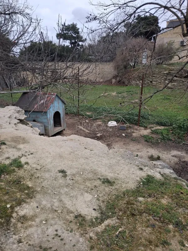 Satılır 5 otaqlı həyət evi 200 m²