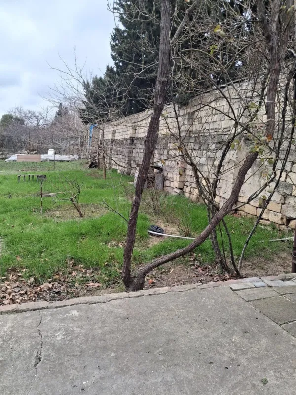 Satılır 5 otaqlı həyət evi 200 m²