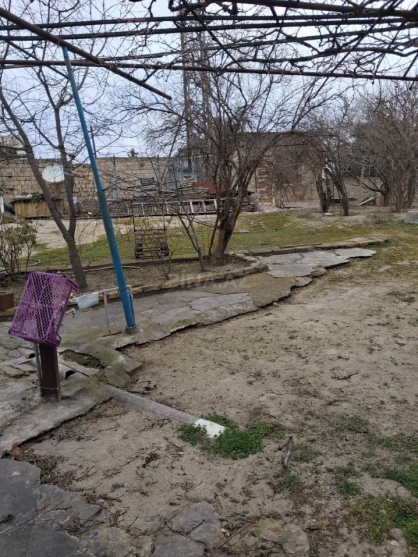 Satılır 5 otaqlı həyət evi 200 m²