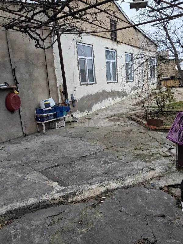 Satılır 5 otaqlı həyət evi 200 m²