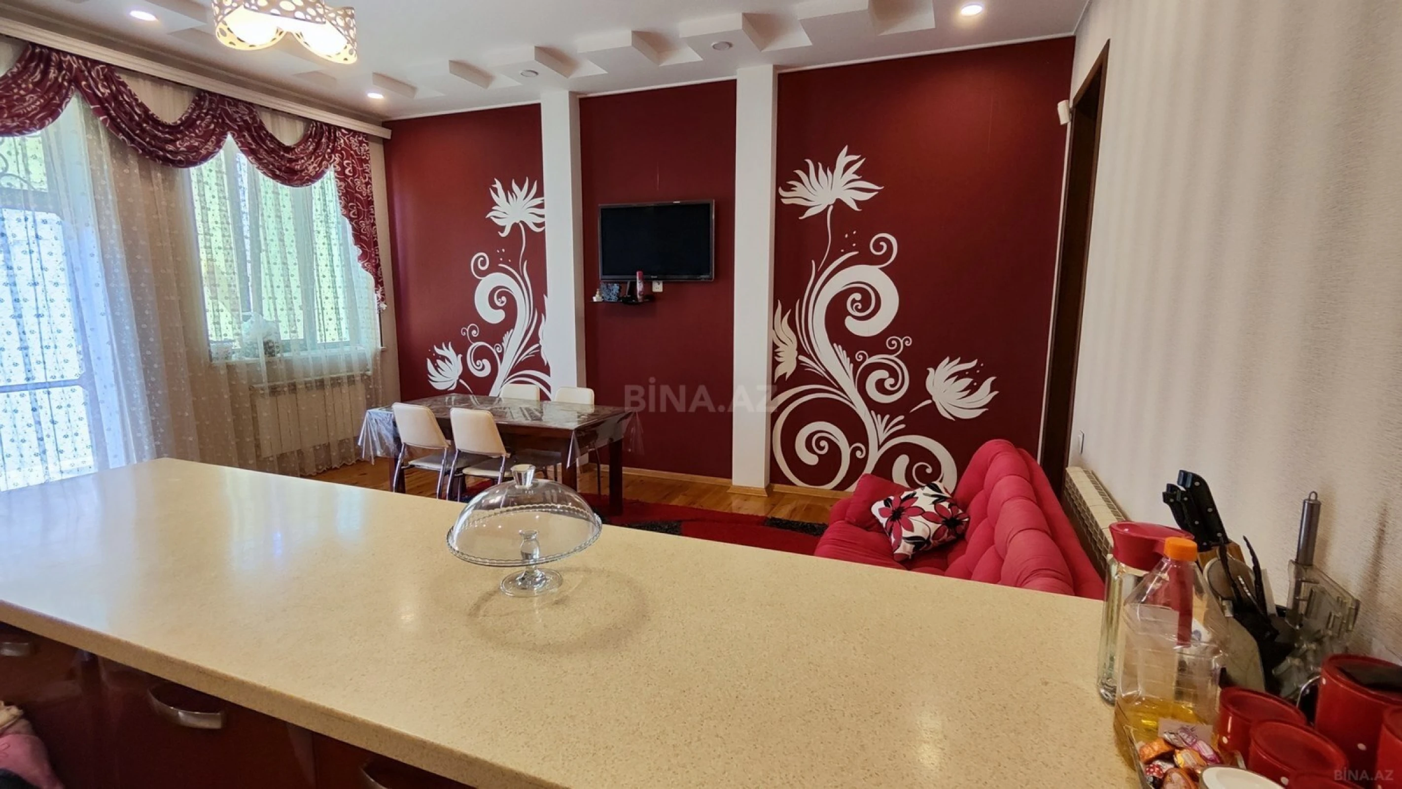 Satılır 8 otaqlı həyət evi 450 m²