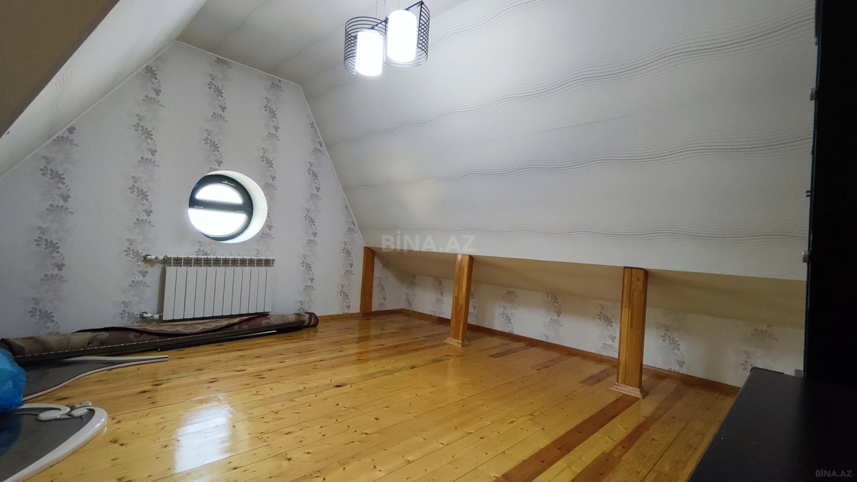 Satılır 8 otaqlı həyət evi 450 m²