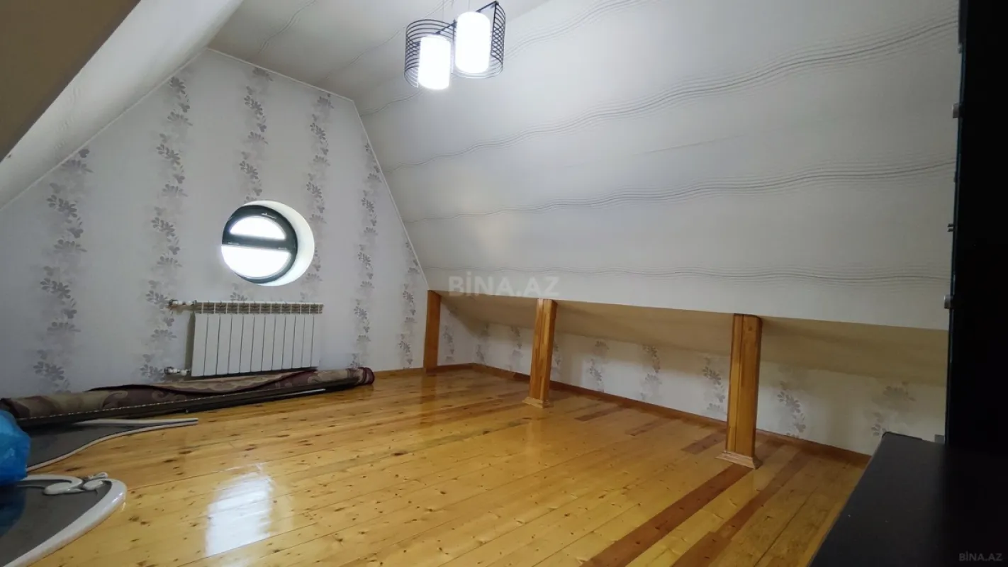 Satılır 8 otaqlı həyət evi 450 m²