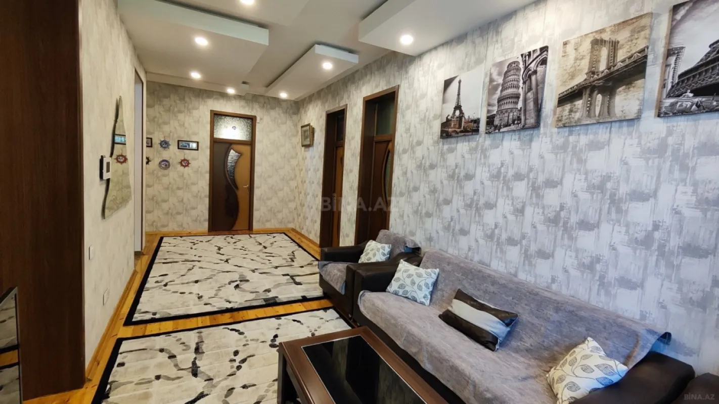 Satılır 8 otaqlı həyət evi 450 m²