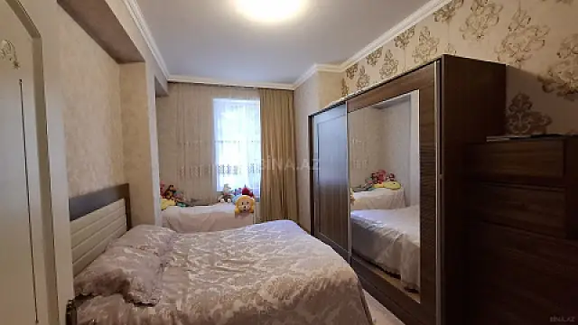 Satılır 2 otaqlı mənzil 70 m²