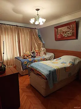 Satılır 4 otaqlı mənzil 100 m²