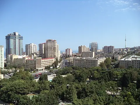 Satılır 4 otaqlı mənzil 152.8 m²