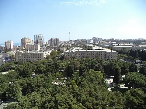 Satılır 4 otaqlı mənzil 152.8 m²