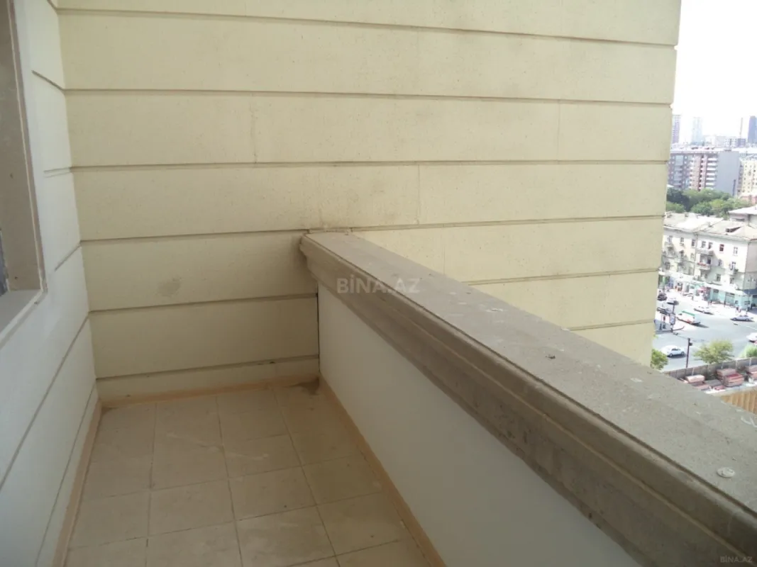 Satılır 4 otaqlı mənzil 152.8 m²