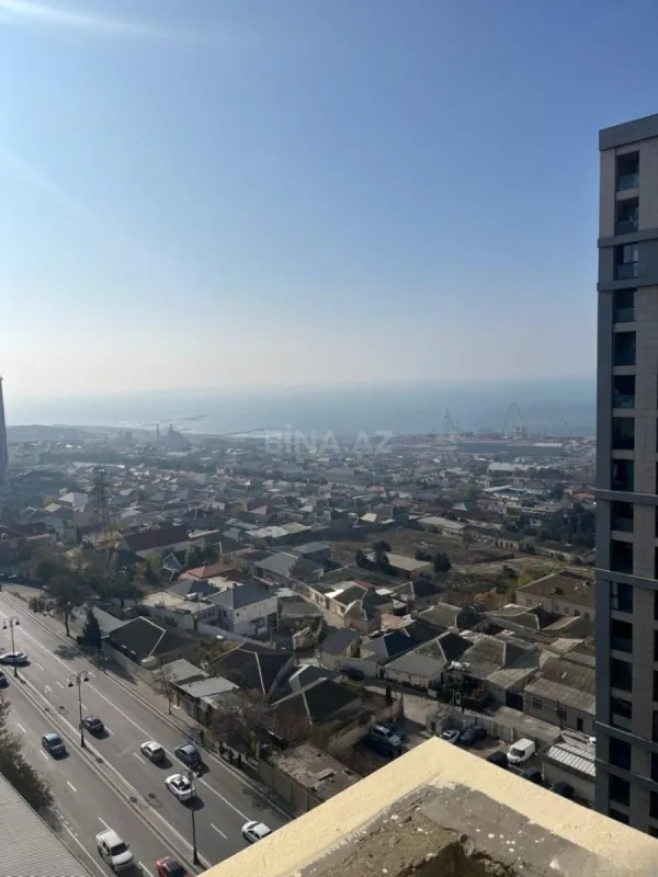 Satılır 3 otaqlı mənzil 129.5 m²