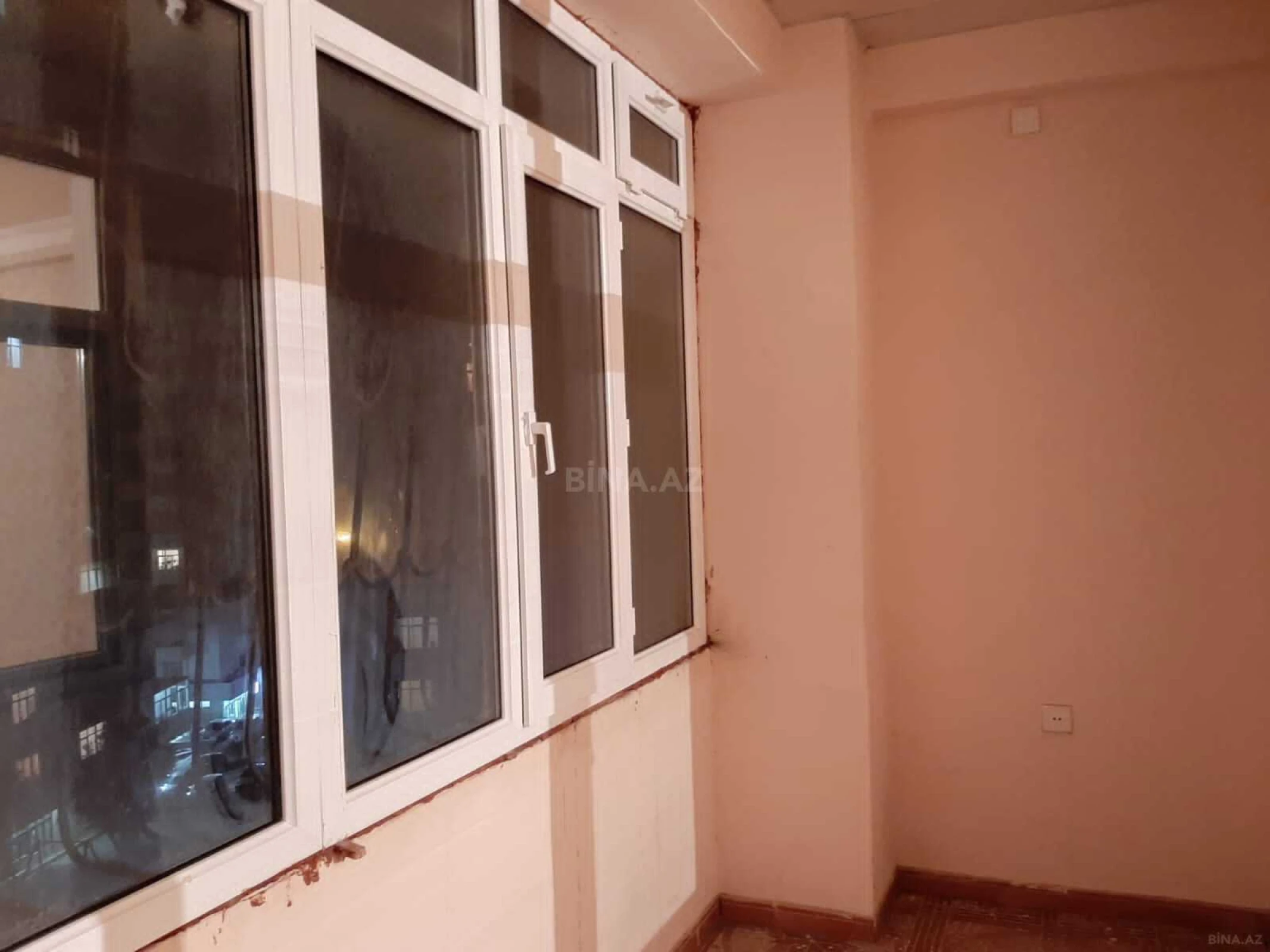 Satılır 4 otaqlı mənzil 150 m²