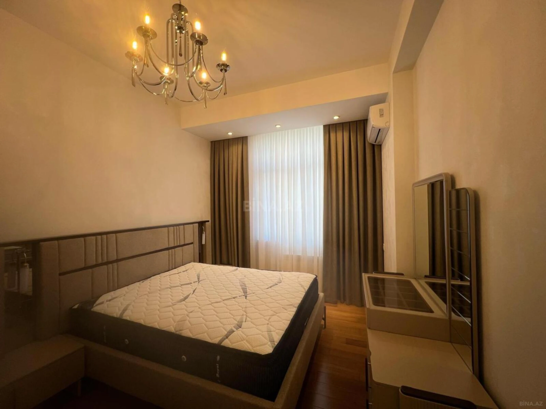 Kirayə verilir 2 otaqlı mənzil 78 m²